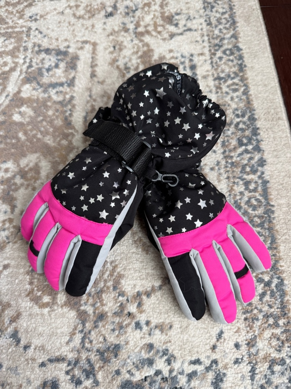 Swiss Tech Kids Star Winter Mittens in Pink, Black & Gray